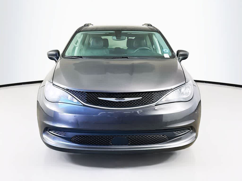 Thumbnail: 2021 Chrysler Voyager - 6