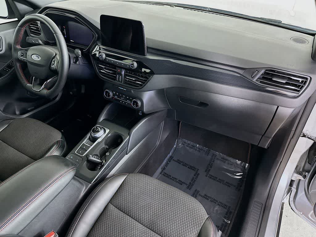 Thumbnail: 2023 Ford Escape - 32