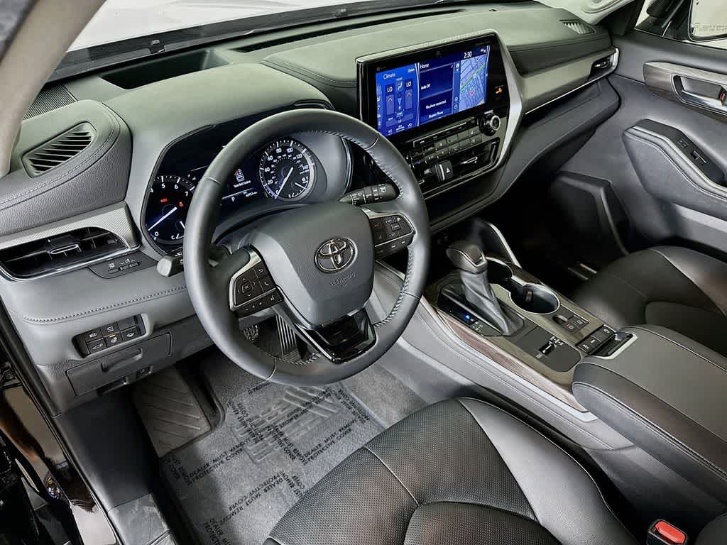 Thumbnail: 2021 Toyota Highlander - 2