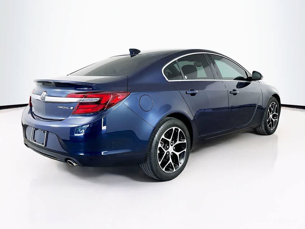Thumbnail: 2017 Buick Regal - 25
