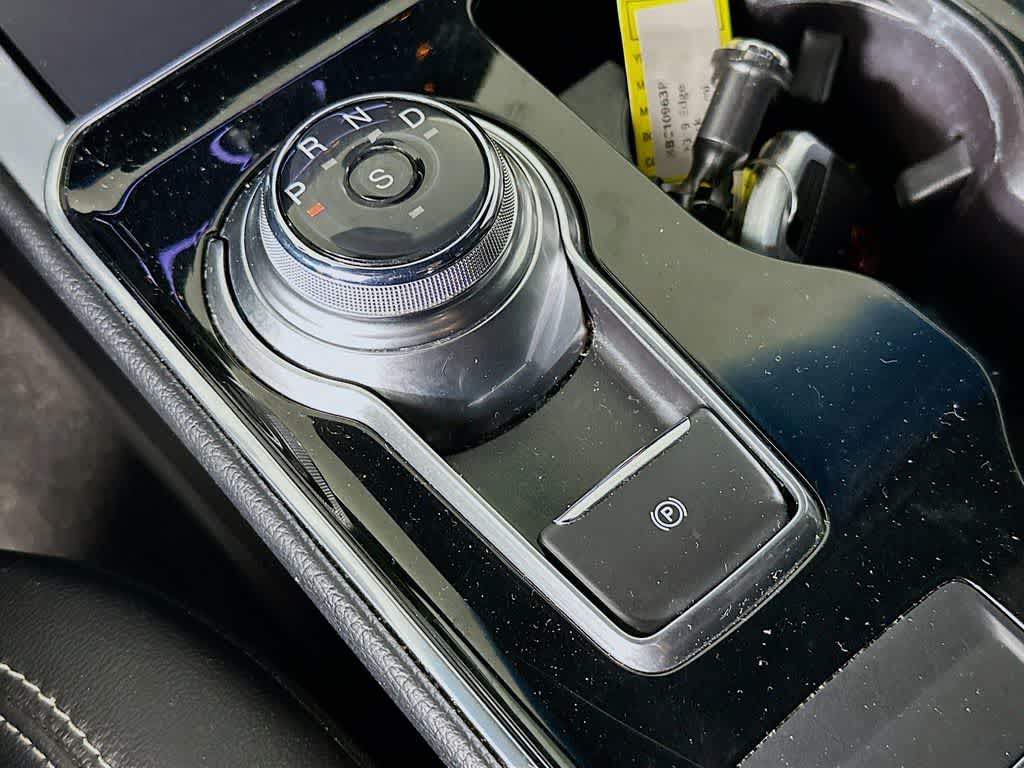 Thumbnail: 2019 Ford Edge - 19