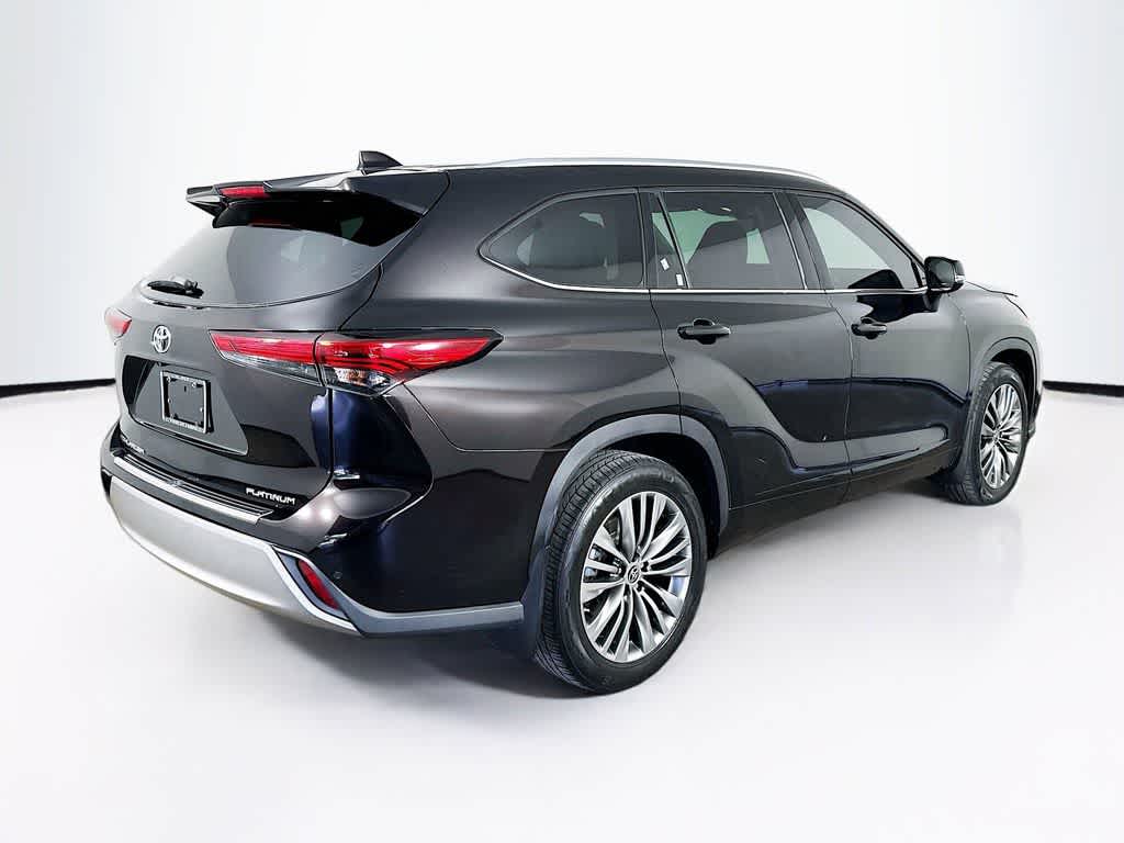 Thumbnail: 2021 Toyota Highlander - 24