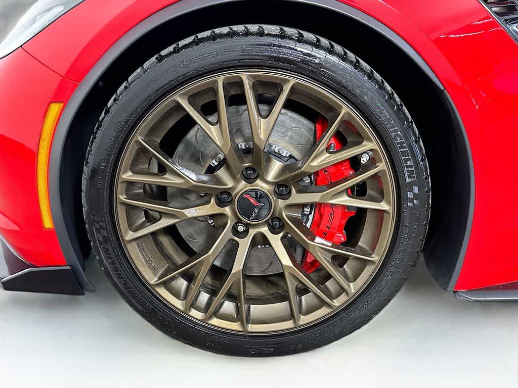 Thumbnail: 2015 Chevrolet Corvette - 8