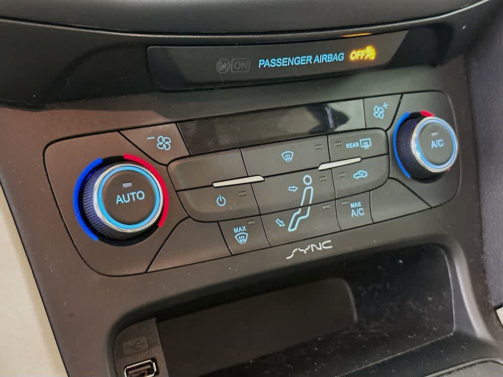 Thumbnail: 2016 Ford Focus - 17