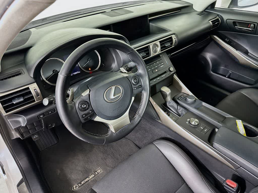 2016 Lexus IS 200t 2
