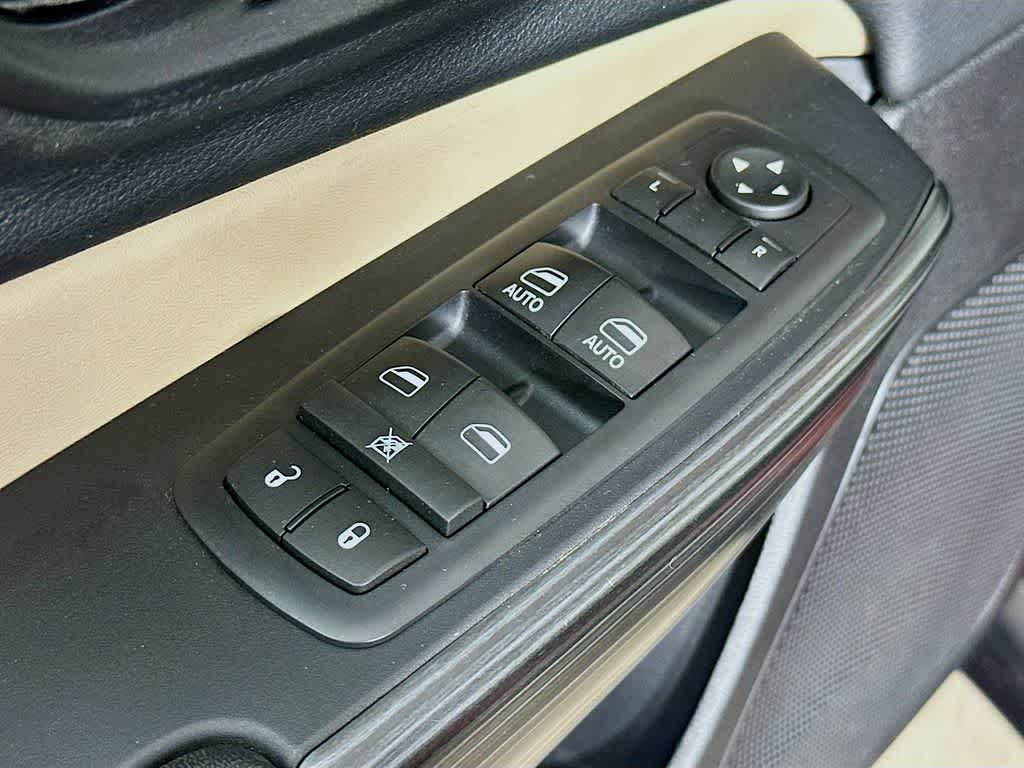 Thumbnail: 2016 Jeep Cherokee - 30