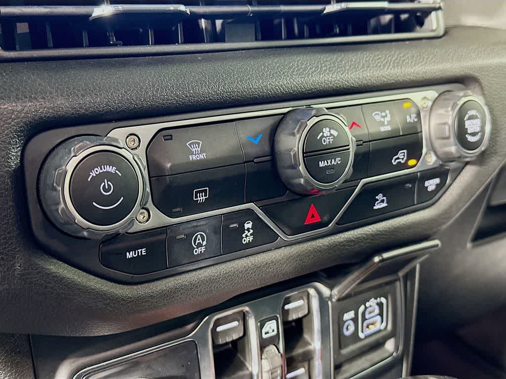 Thumbnail: 2024 Jeep Wrangler - 18