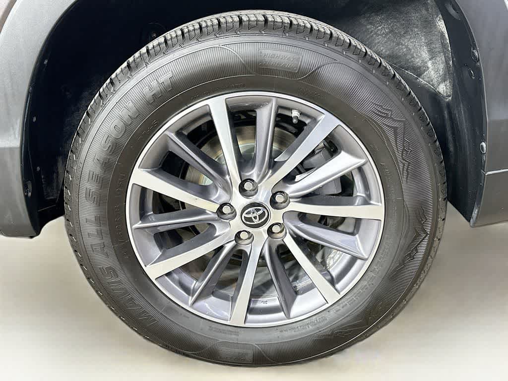 Thumbnail: 2019 Toyota Highlander - 8