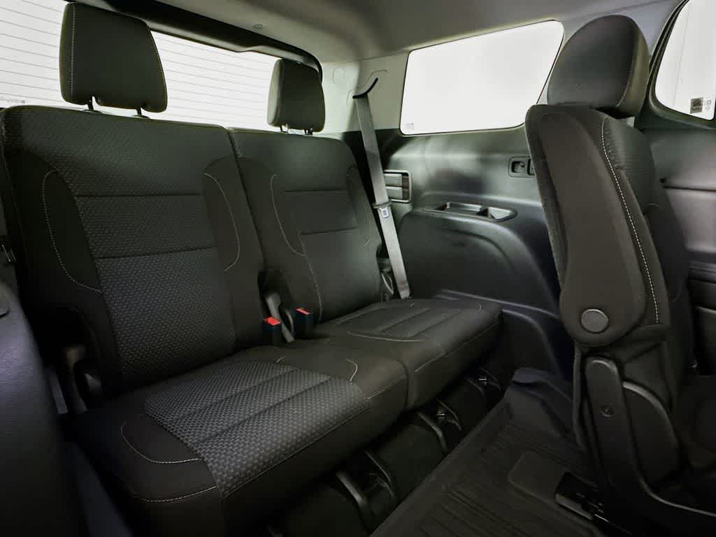 Thumbnail: 2023 GMC Acadia - 30