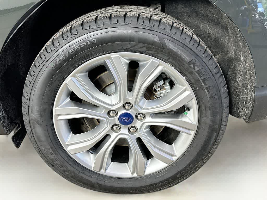 Thumbnail: 2022 Ford Edge - 8
