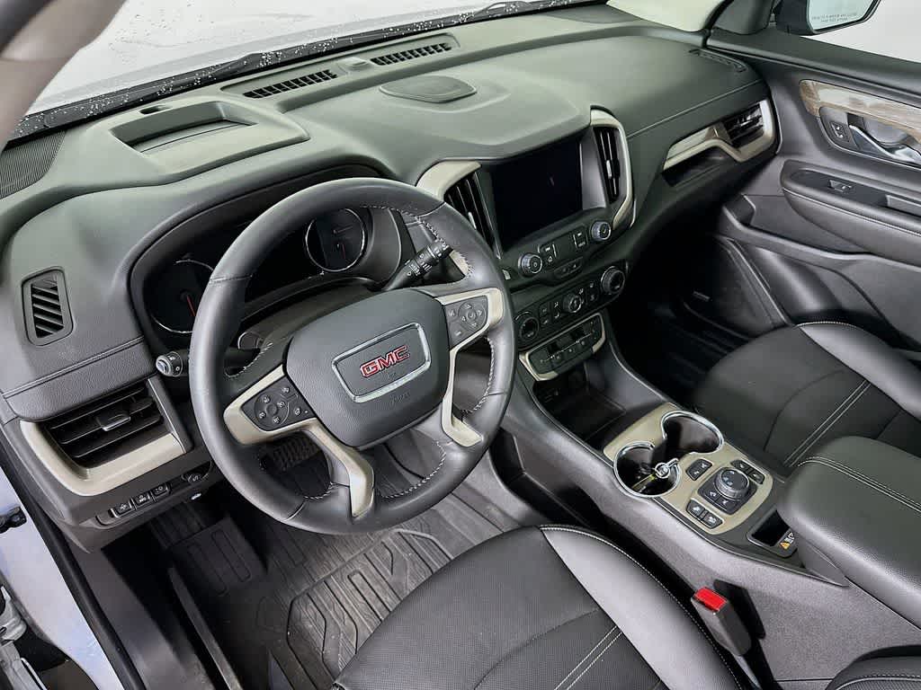 2022 GMC Terrain Denali 2