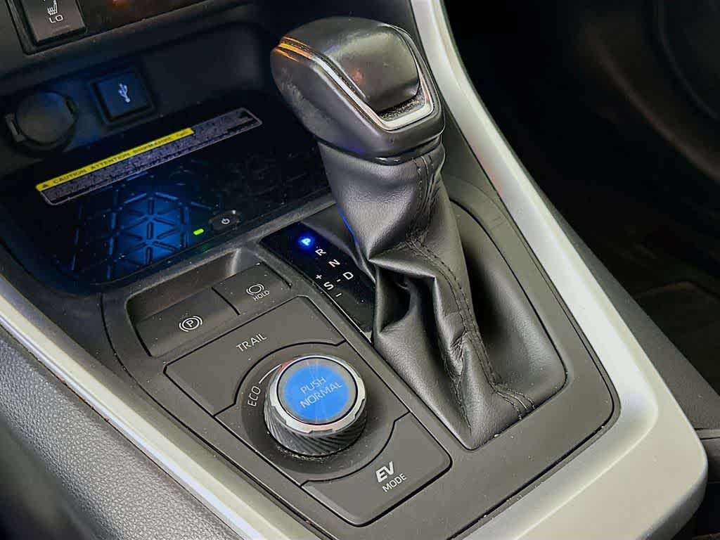 Thumbnail: 2020 Toyota RAV4 - 19