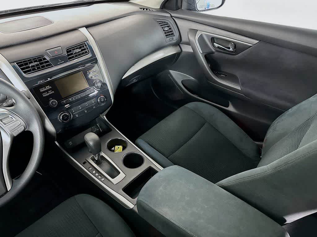 Thumbnail: 2015 Nissan Altima - 11