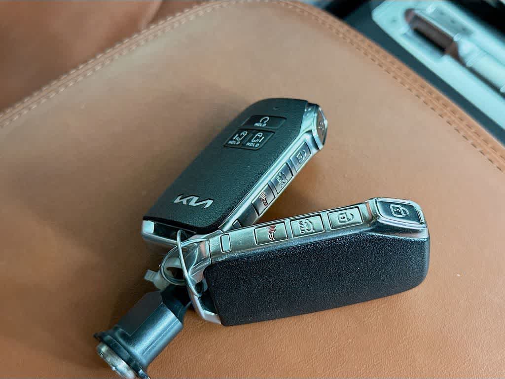 Thumbnail: 2022 Kia Carnival - 22