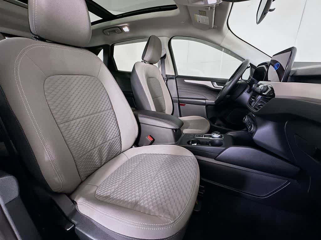 Thumbnail: 2021 Ford Escape - 15