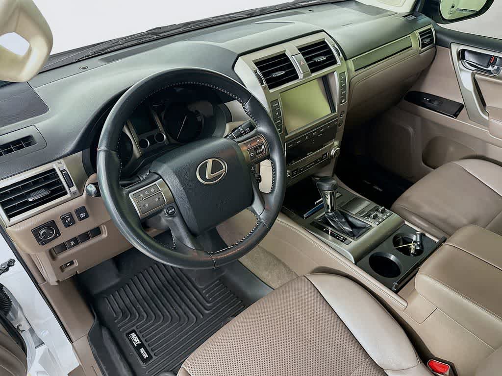 Thumbnail: 2016 Lexus GX - 3