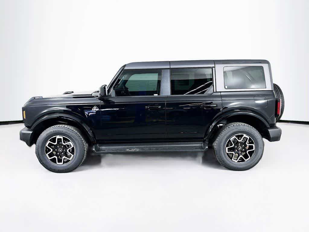 2025 Ford Bronco Outer Banks 3