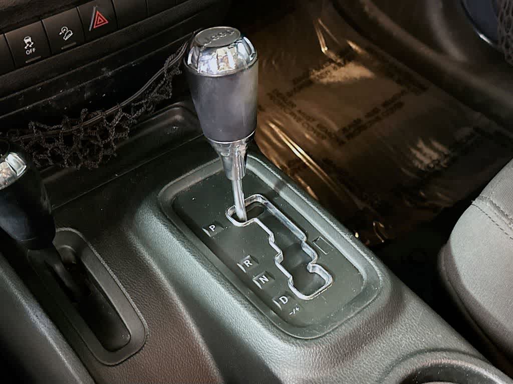 Thumbnail: 2017 Jeep Wrangler - 18