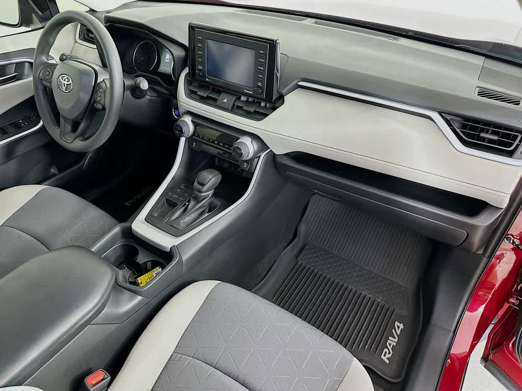 Thumbnail: 2020 Toyota RAV4 - 32