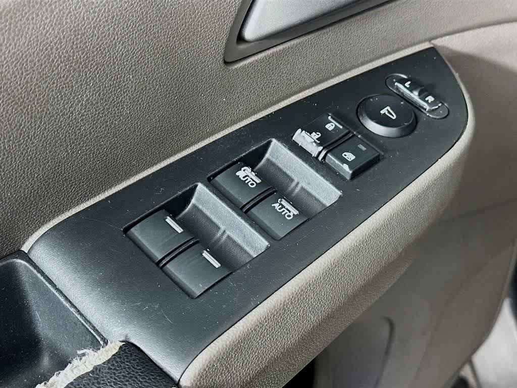 Thumbnail: 2013 Honda Odyssey - 29