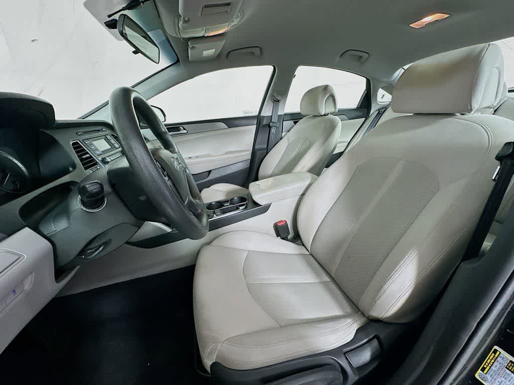 Thumbnail: 2015 Hyundai Sonata - 12