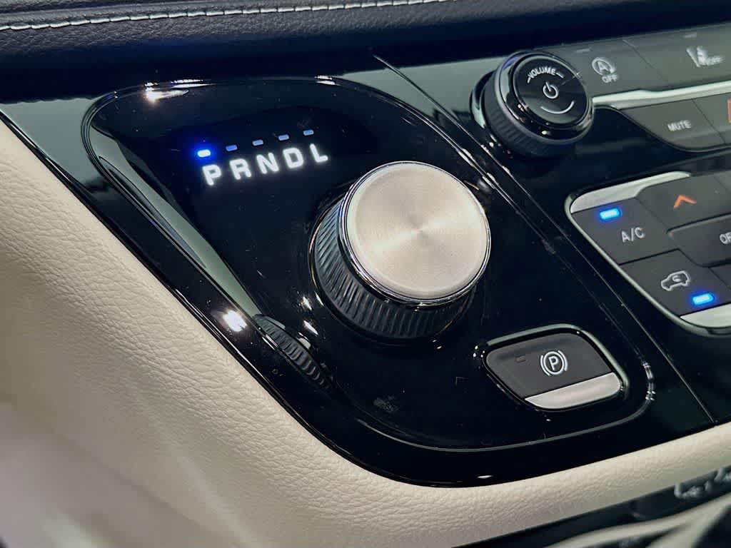 Thumbnail: 2022 Chrysler Pacifica - 18