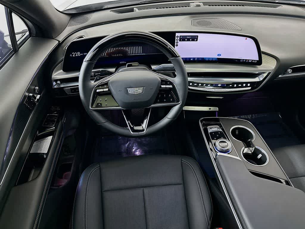 Thumbnail: 2024 Cadillac Lyriq - 10