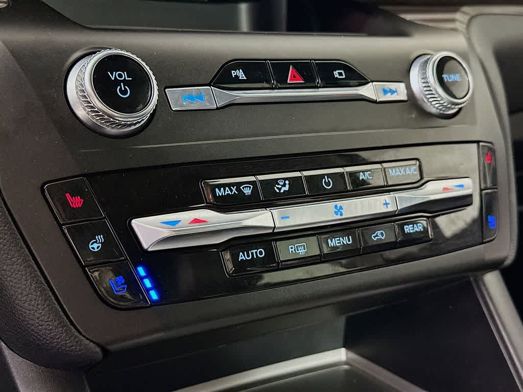 Thumbnail: 2020 Ford Explorer - 18