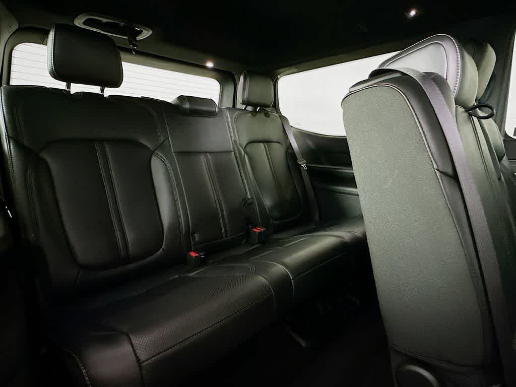 Thumbnail: 2023 Jeep Wagoneer - 32