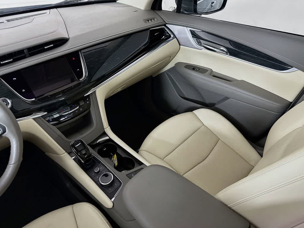 Thumbnail: 2023 Cadillac XT6 - 11