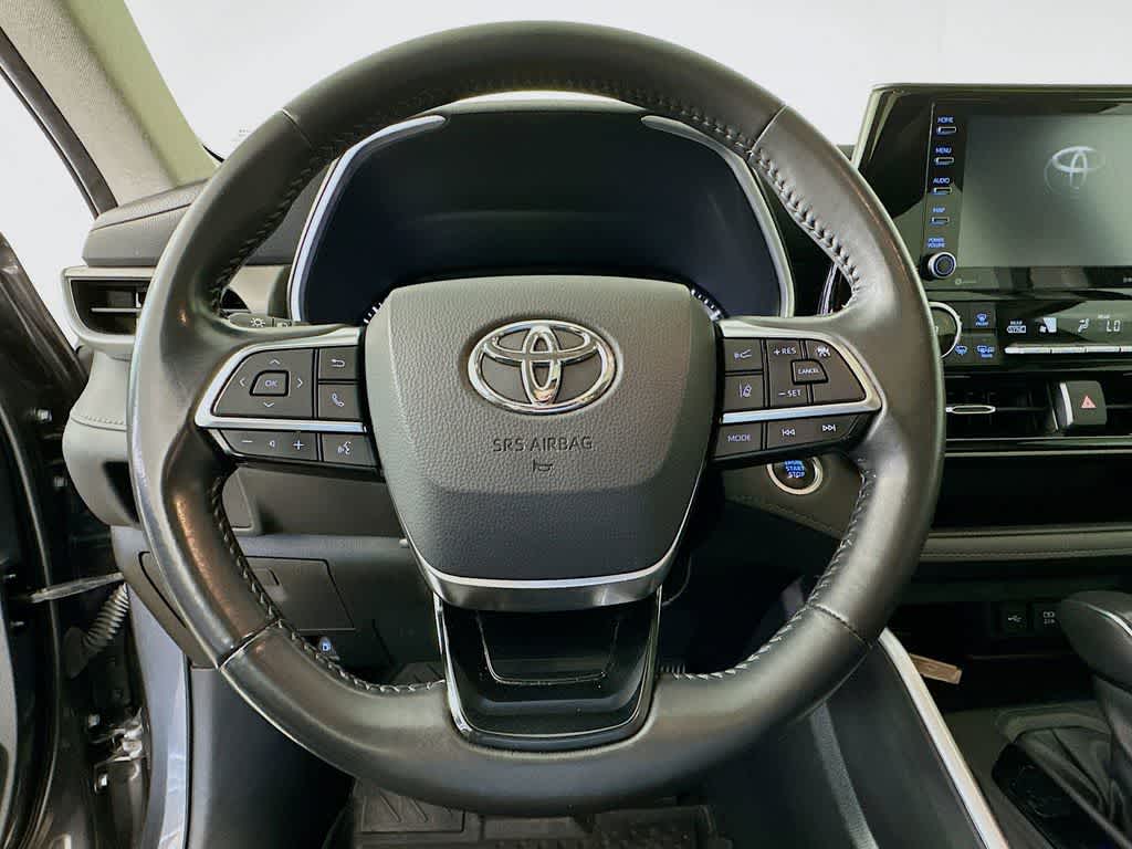 Thumbnail: 2021 Toyota Highlander - 16