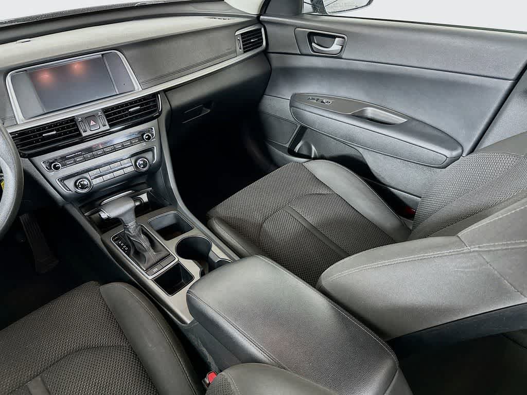 Thumbnail: 2020 Kia Optima - 11