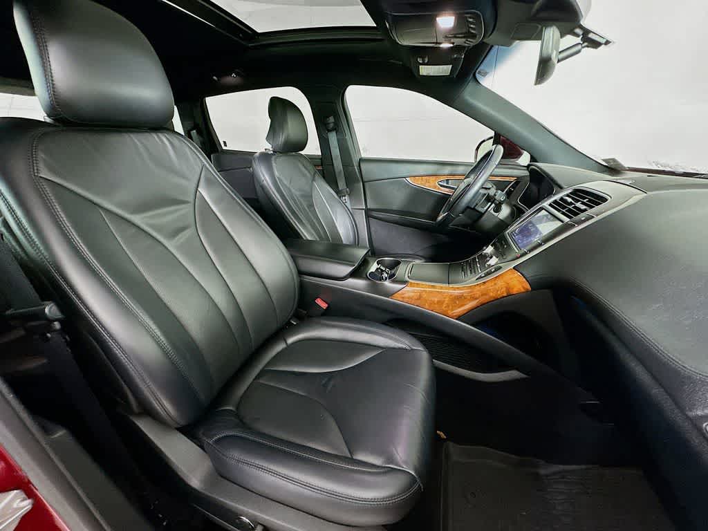 Thumbnail: 2019 Lincoln Nautilus - 15