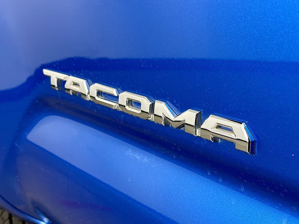 Thumbnail: 2018 Toyota Tacoma - 7