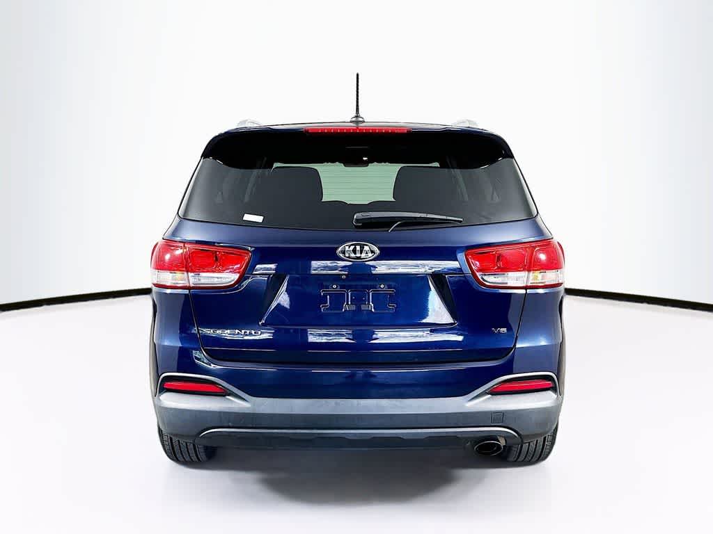 Thumbnail: 2016 Kia Sorento - 5