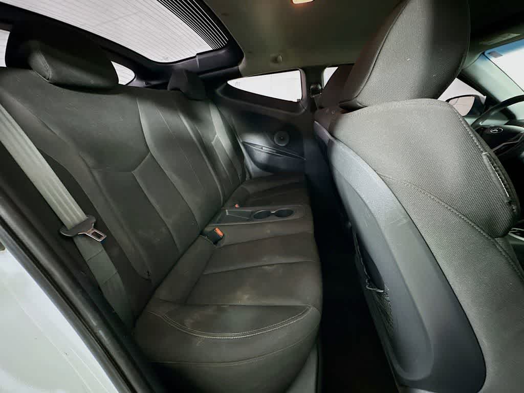 Thumbnail: 2015 Hyundai Veloster - 30