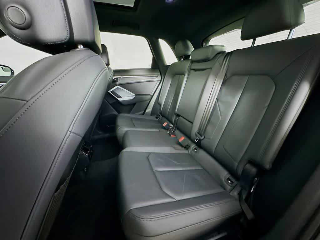 Thumbnail: 2021 Audi Q3 - 14