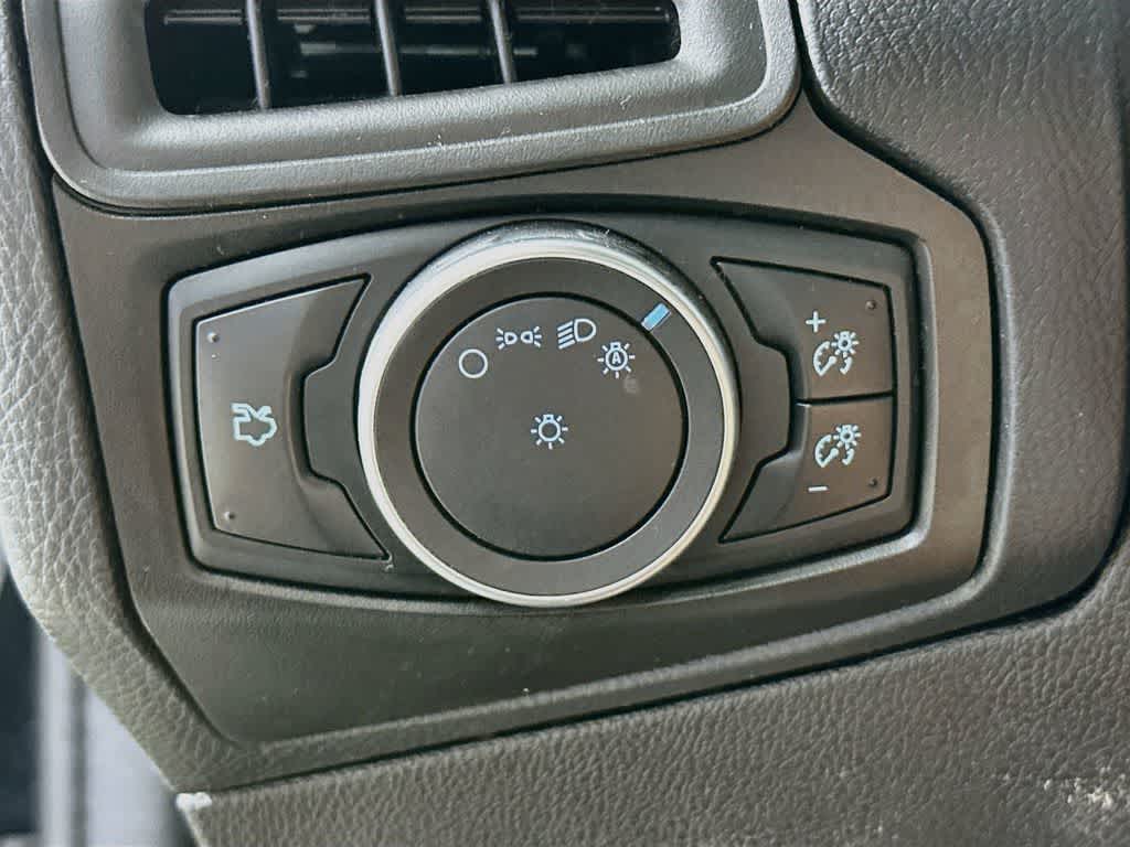 Thumbnail: 2015 Ford Focus - 26