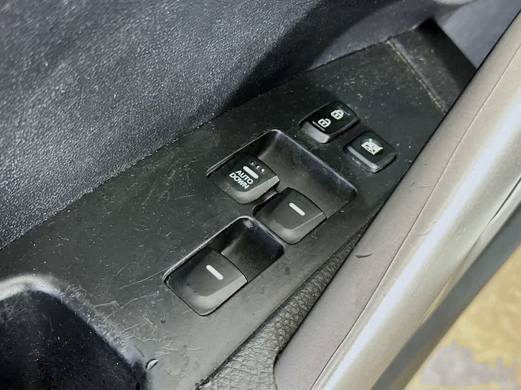 Thumbnail: 2015 Hyundai Veloster - 28