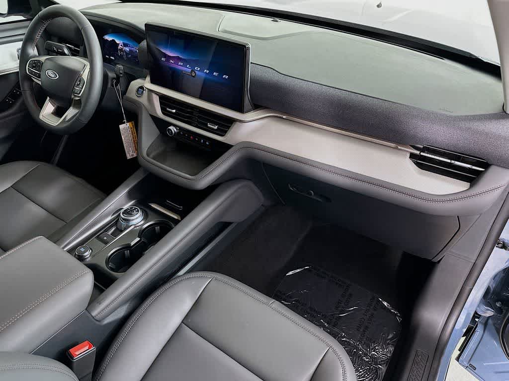 Thumbnail: 2025 Ford Explorer - 33