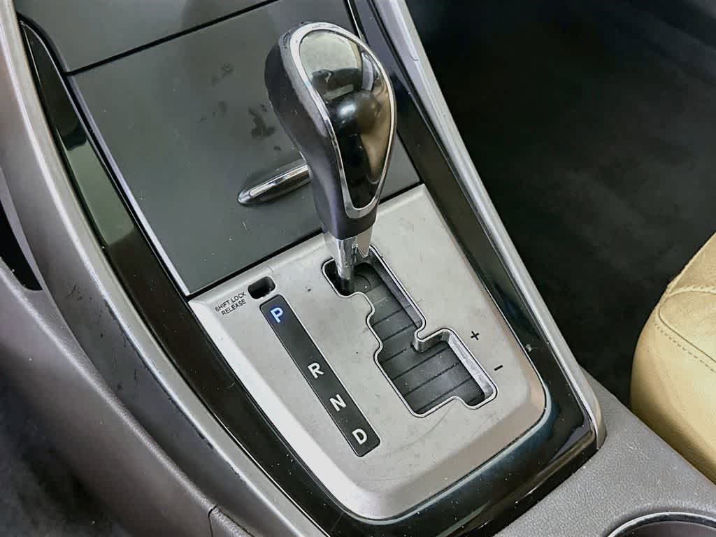 Thumbnail: 2013 Hyundai Elantra - 18