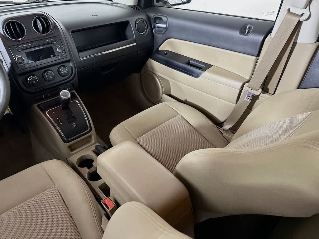 Thumbnail: 2014 Jeep Patriot - 11
