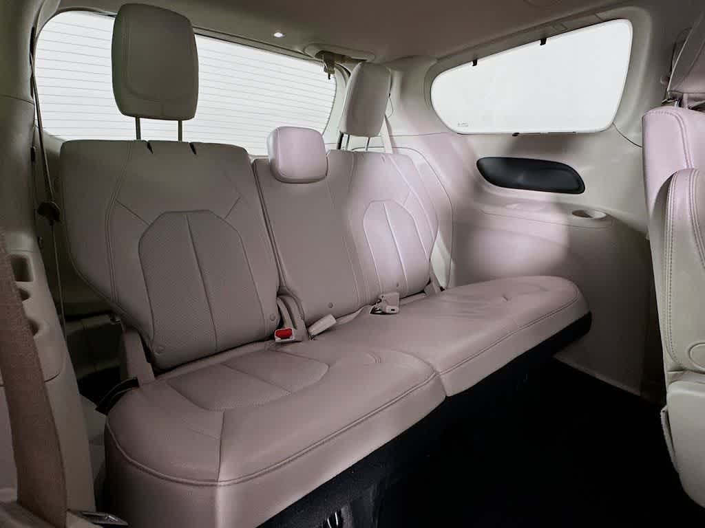 2021 Chrysler Pacifica Touring L 30