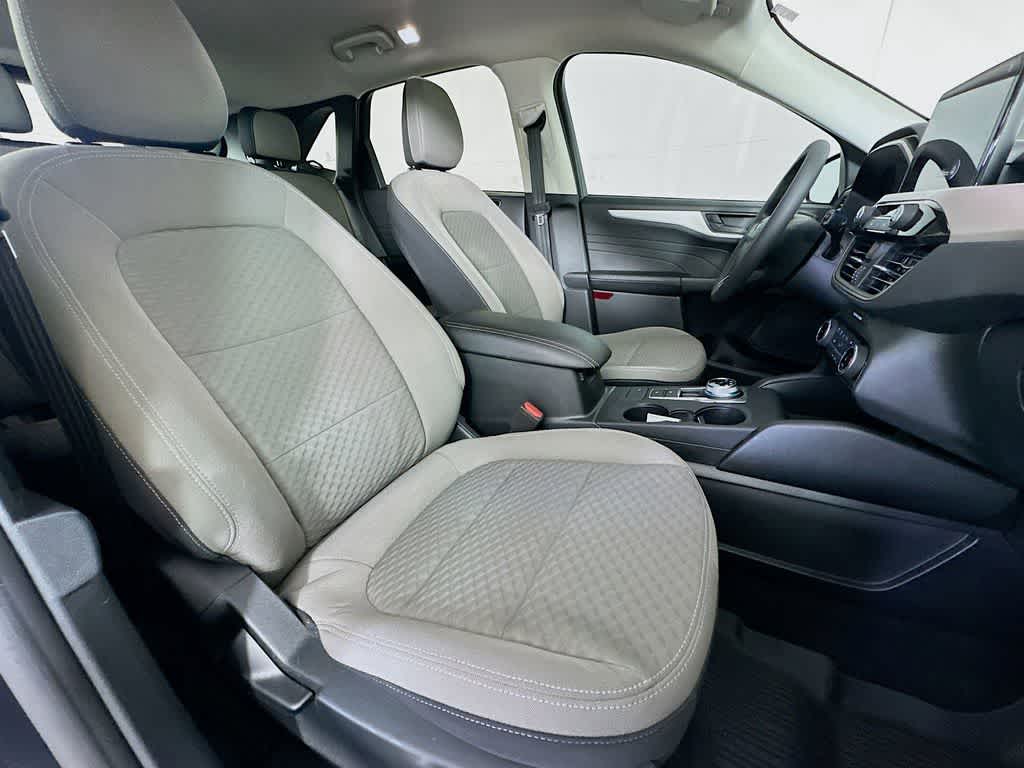Thumbnail: 2022 Ford Escape - 15