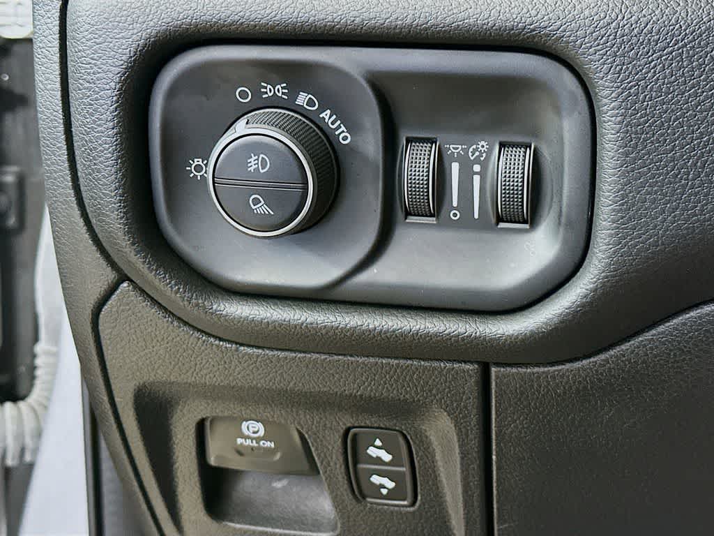 Thumbnail: 2023 RAM 1500 - 25