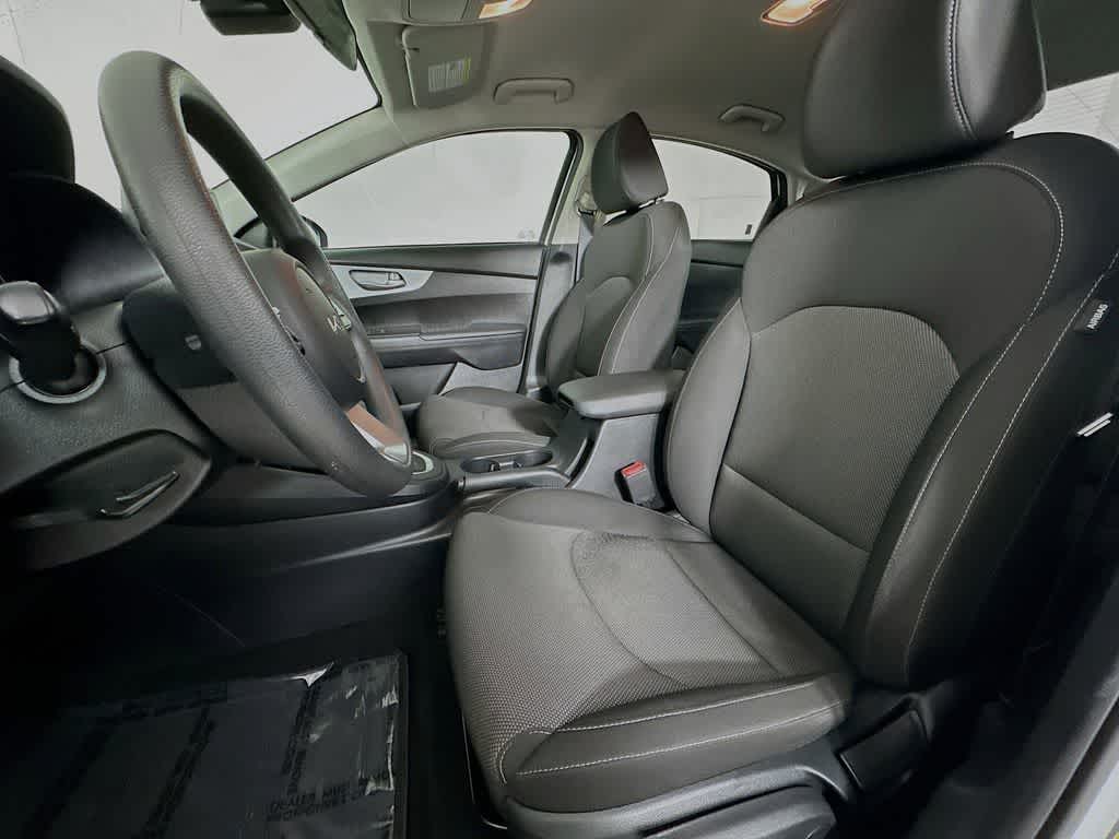 Thumbnail: 2024 Kia Forte - 12