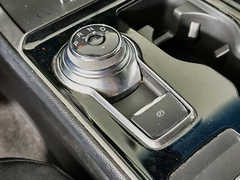 Thumbnail: 2019 Ford Edge - 19