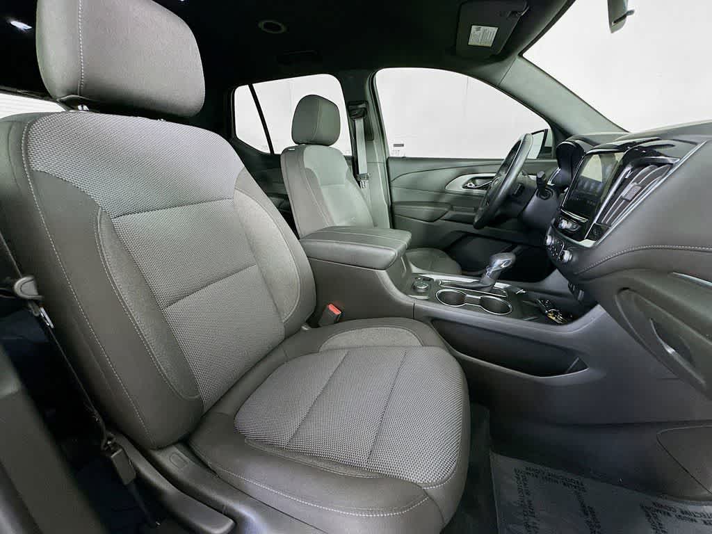 Thumbnail: 2022 Chevrolet Traverse - 14