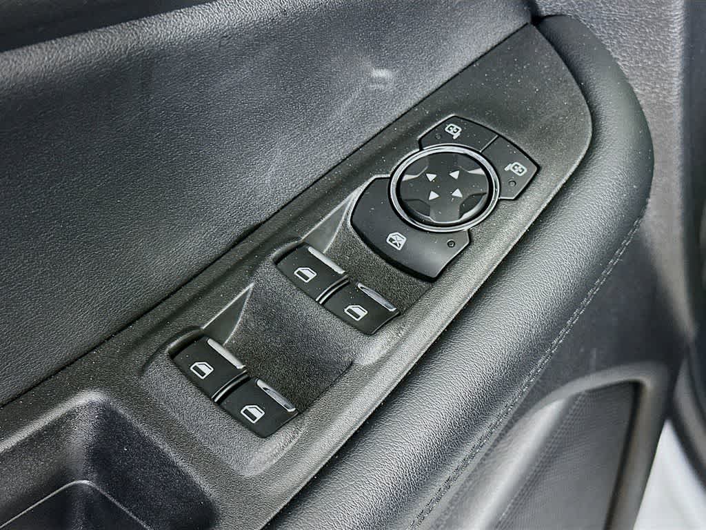 Thumbnail: 2022 Ford Edge - 30