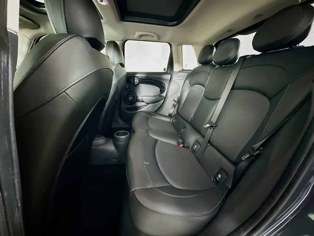 Thumbnail: 2016 MINI Cooper Hardtop - 13